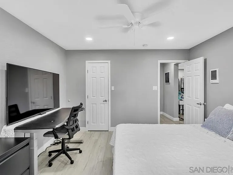 1111 Seacoast Dr #8 — Photo 12