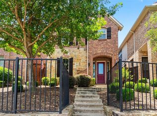 2434 Sunderland Ln, Lewisville, TX 75067