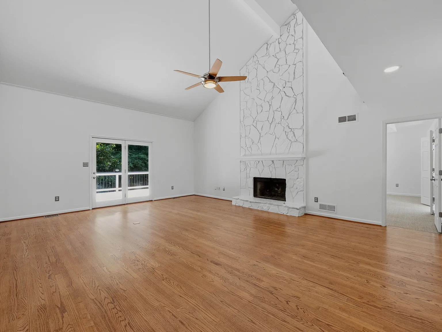 4 bed, 3.5 bath, 2710 sqft, $3,750 — Photo 4