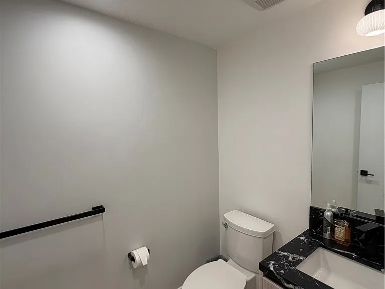 1123 S Shenandoah St #303 — Photo 5