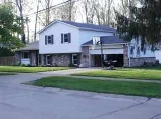 6198 Bellevue Dr, North Olmsted, OH 44070