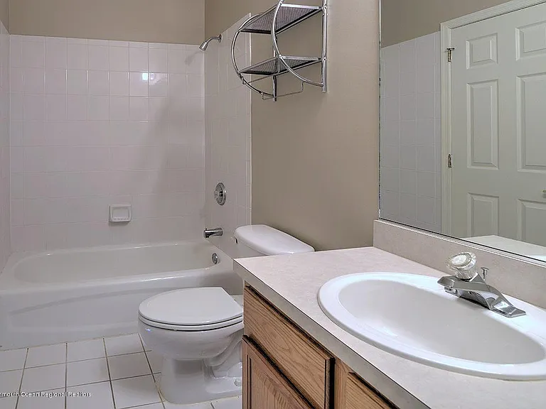 363 Saint Andrews Pl — Photo 10