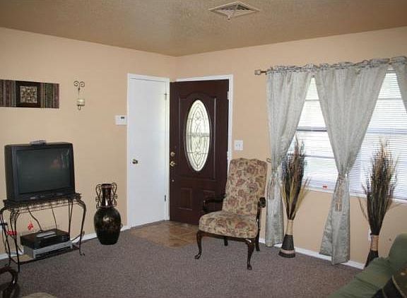 4th image of 4909 NE Woodland Park Ter