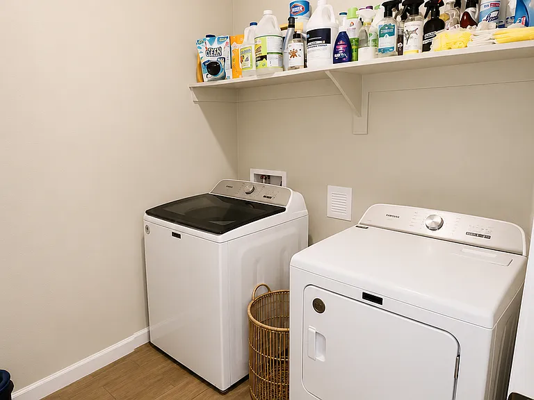 477 W Aberdeen Pl — Photo 6