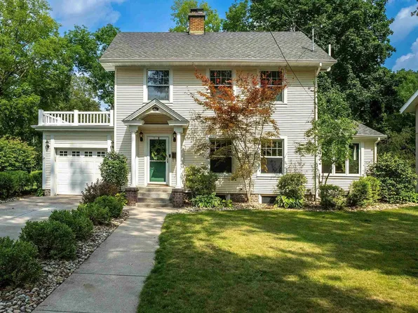 159 Forest Rd, Davenport, IA 52803