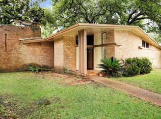 920 Leavins St, Baytown, TX 77520