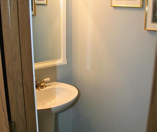 5th image of 8023 Lakeloop Dr