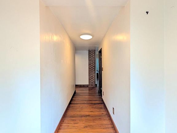 3rd image of 1326 Fairfield Rd