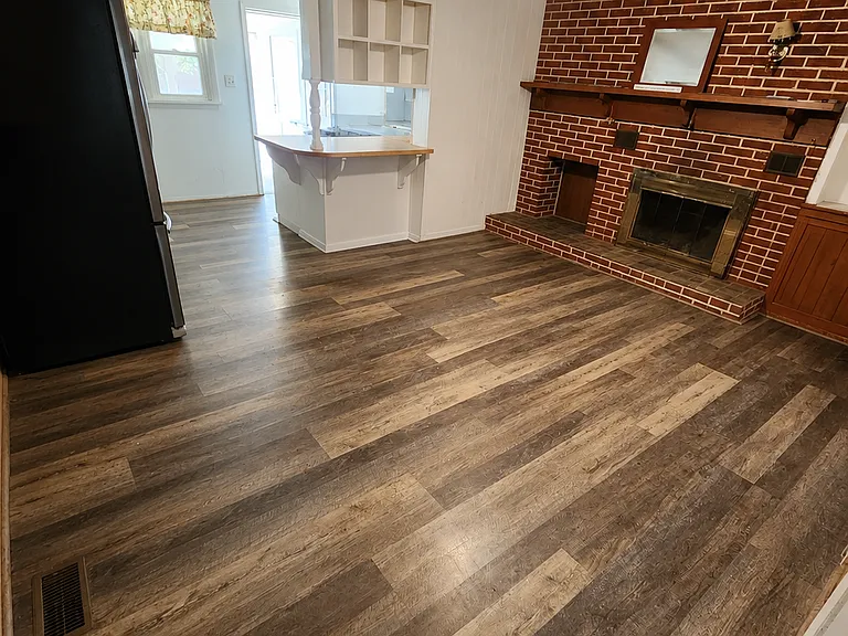 119 N Richmond St — Photo 3