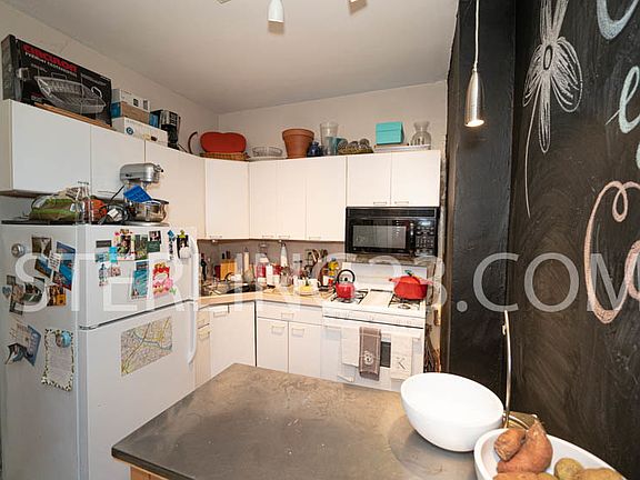 3rd image of 27-14 23rd Ave #2R