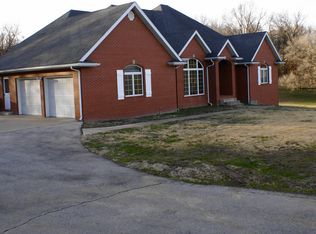 1802 Pineville Rd, Neosho, MO 64850