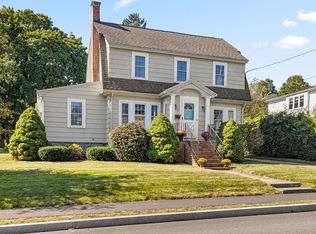 40 Hawthorn Rd, Braintree, MA 02184