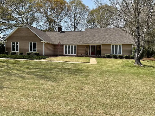 504 19th Ave SW, Lanett, AL 36863