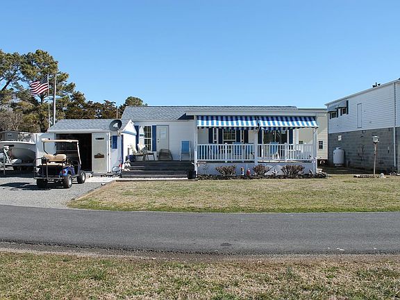 2nd image of 17075 Bayview Cir