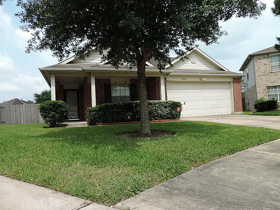 1st image of 16942 Becketts Oak Ct