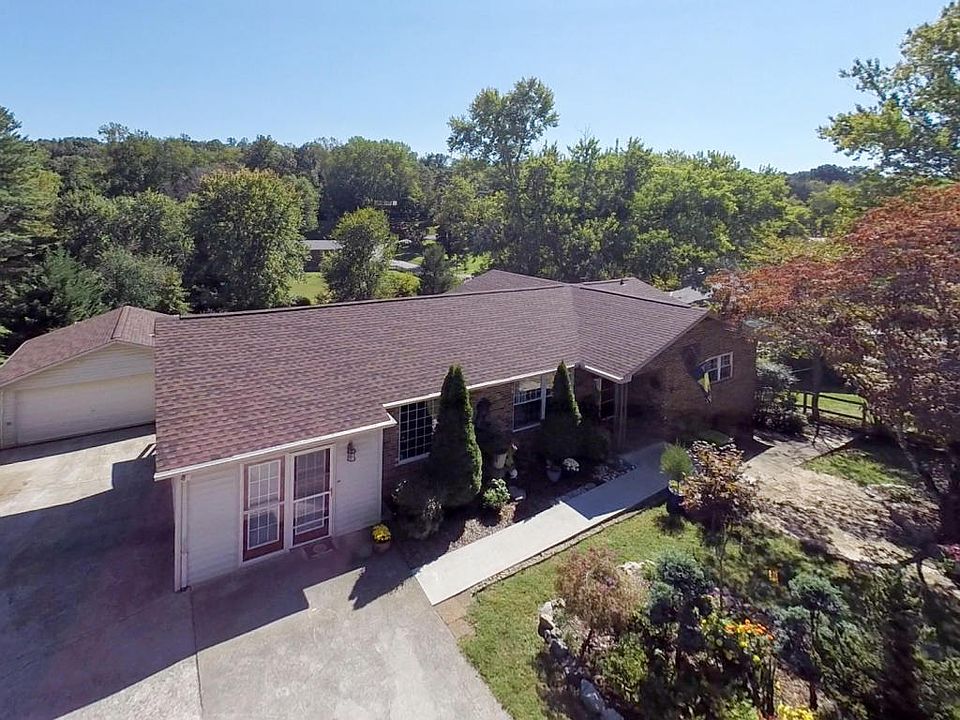 1st image of 2750 Greenway Dr