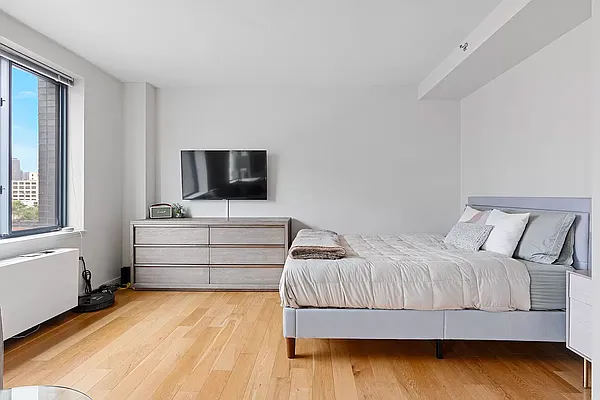 Rented by The Agency | media 4