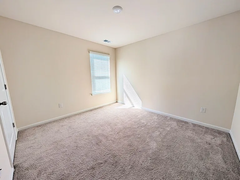 869 Twickenham Loop — Photo 20