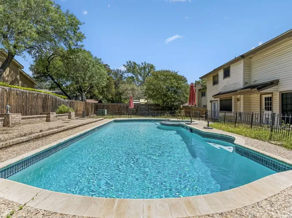 15222 Oak Spring St, San Antonio, TX 78232