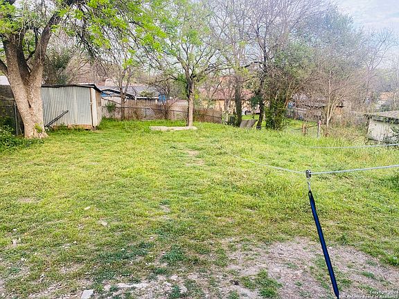3rd image of 1114 HILLCREST DR