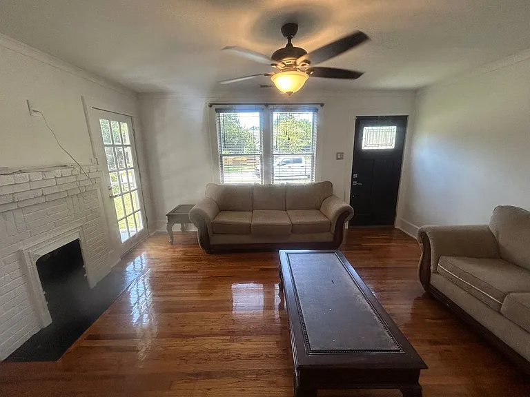 910 Lacy St — Photo 6