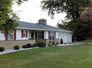 745 Ridgewood Dr, Coshocton, OH 43812