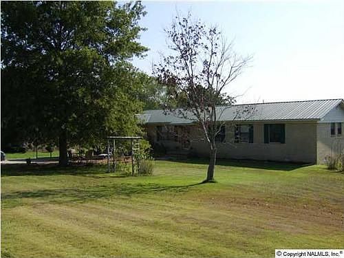 2nd image of 565 White Oak Rd