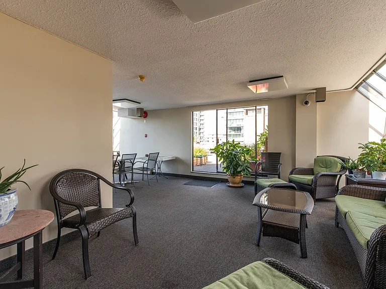 950 Drake St #103 — Photo 17