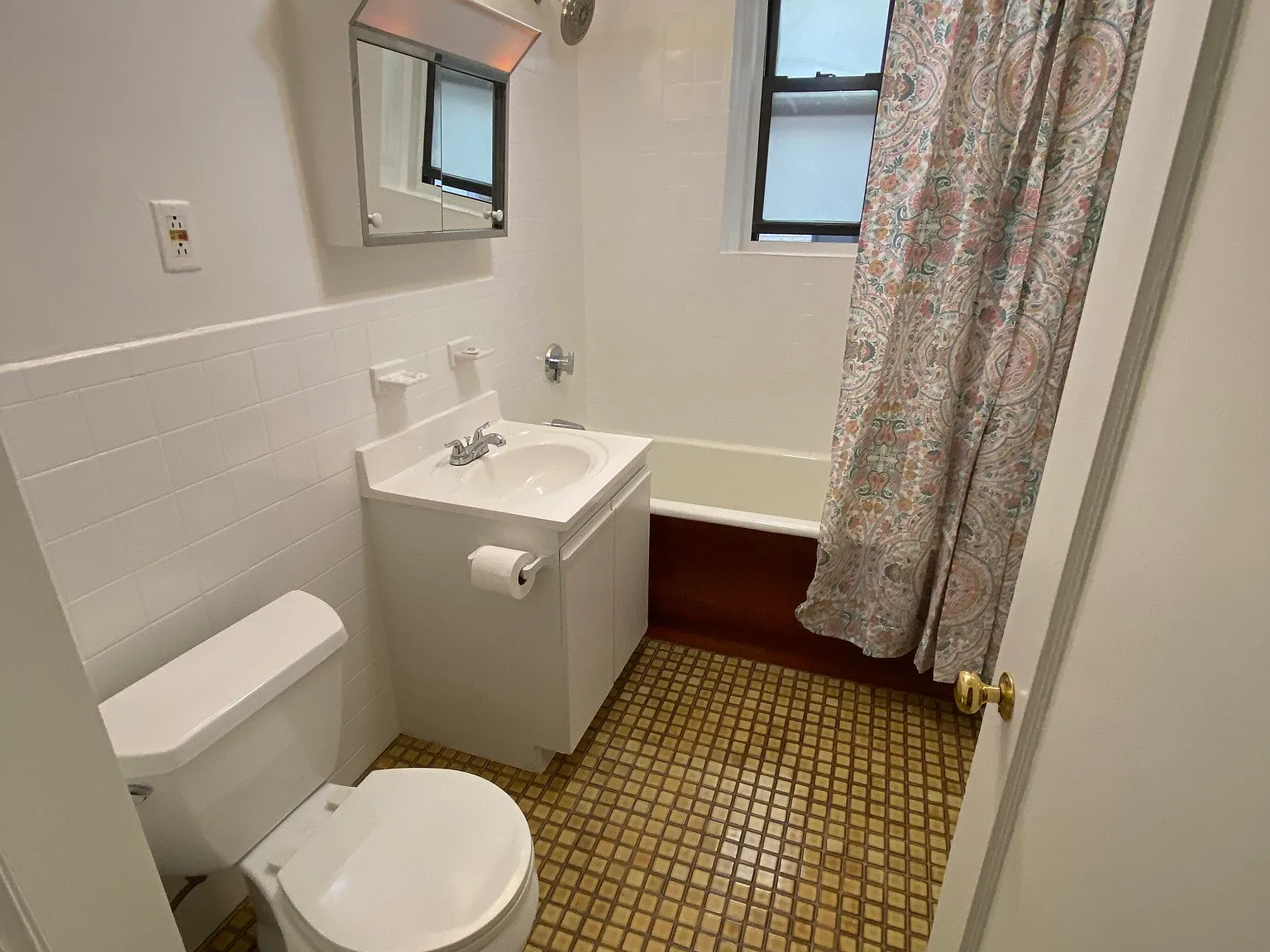 1 bed, $3,550 — Photo 3