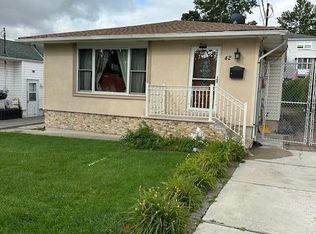 42 Mallory Ave, Staten Island, NY 10305