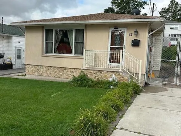 42 Mallory Ave, Staten Island, NY 10305