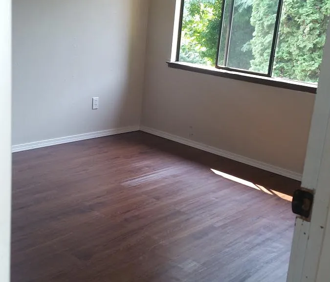 1347 Whitney Ave #A — Photo 4