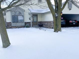 6608 Pine Meadows Ln, Fort Wayne, IN 46835