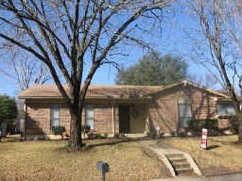 1st image of 913 Meadowdale Cir
