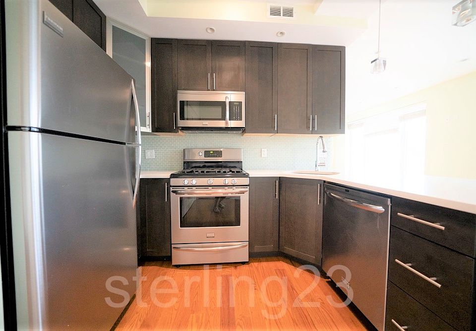 1st image of 27-04 Hoyt Ave S #5