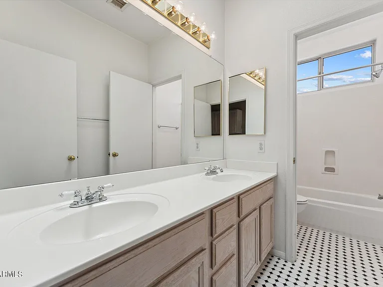 181 S Tiago Dr — Photo 18