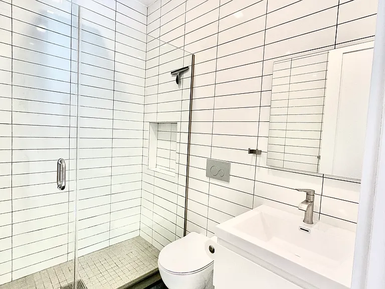 6001 70th Ave #2R — Photo 10