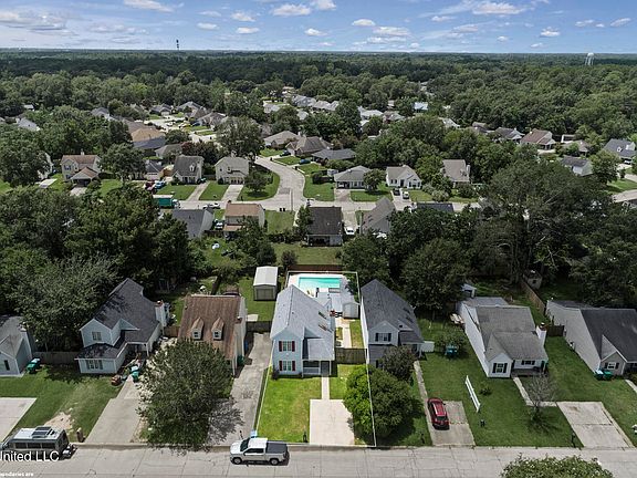 3rd image of 13435 Windsong Dr