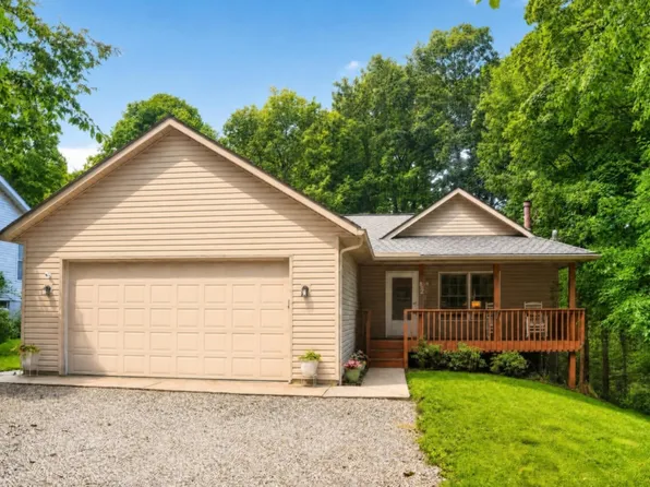 832 Highland Hills Dr, Howard, OH 43028