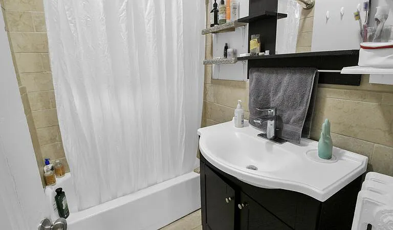 35 Essex St #1 — Photo 12