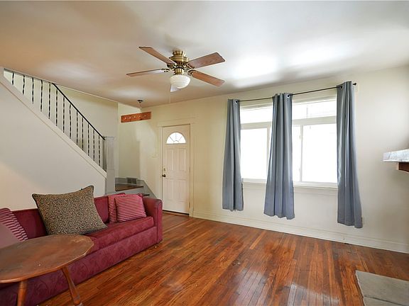 4th image of 915 Norwich Ave