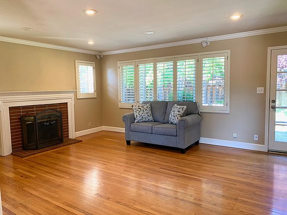 3rd image of 3792 Gavota Ave