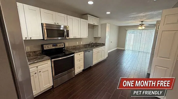 2 bed, 2.5 bath, 1008 sqft, $1,450 — Photo 1