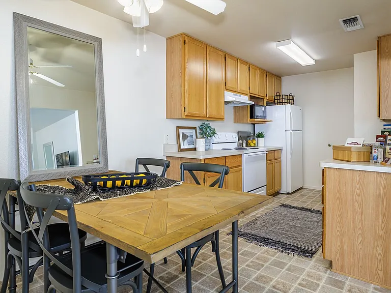 Mission Ranch Apartments — Photo 30