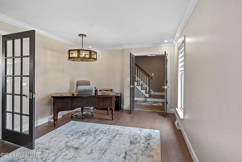 5th image of 14 Quail Hollow Road
