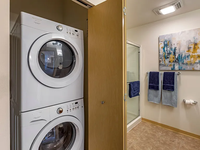 The Enclave Luxury Apartments — Photo 17