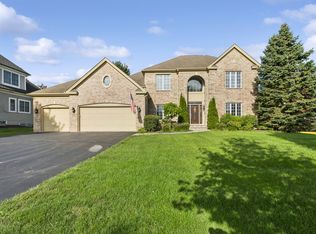 920 Lyons Ridge Dr, Cary, IL 60013