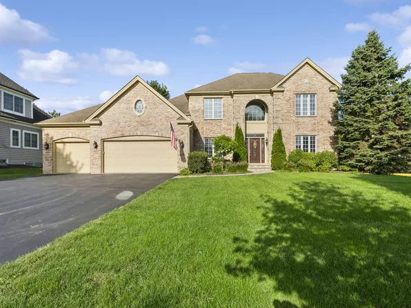 920 Lyons Ridge Dr, Cary, IL 60013