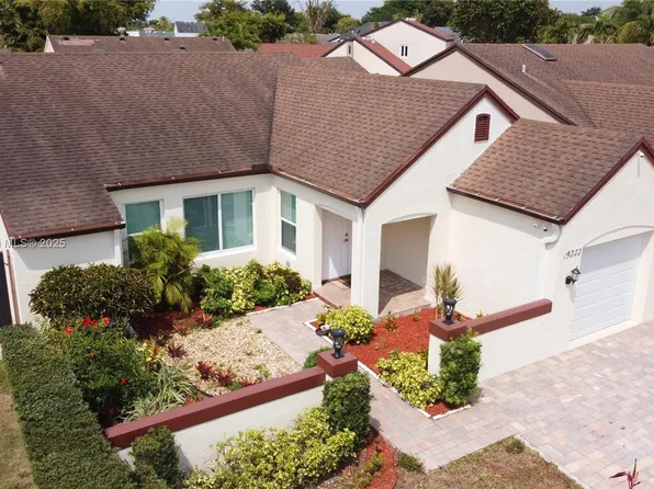 19222 NW 80th Ct, Hialeah, FL 33015