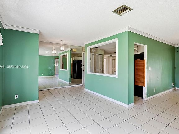 3rd image of 1419 Hummingbird Dr